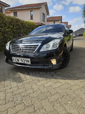 Toyota Crown 2012 Nyeusi