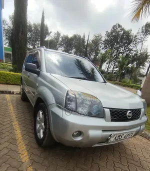 Nissan X-Trail 2005 Gray