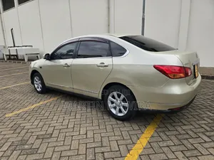 Nissan Bluebird Sylphy 2008 Dhahabu