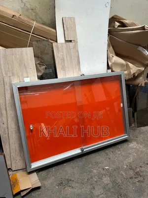 Bodi ya Pin yenye Kioo Inayofungwa 120cm x 90cm