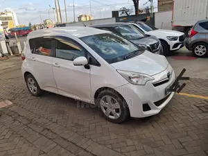 Toyota Ractis 1.5 FWD 2013 Nyeupe