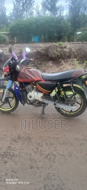 Bajaj Boxer 150 UG 2018 Nyeusi