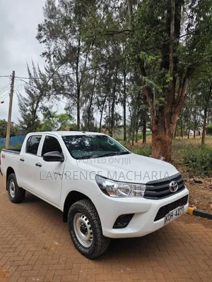 Toyota Hilux Revo 2.4D Mwaka 2022 Manual
