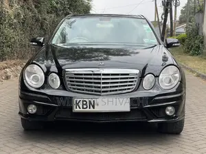 Mercedes-Benz E320 2004 Nyeusi