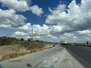 Eka 1 ya Ardhi ya Kibiashara Inayogusa Barabara ya Mombasa, Lukenya