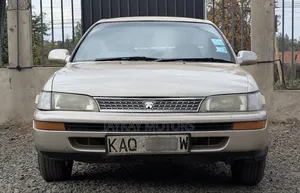 Toyota Corolla Sedan 1994 Dhahabu