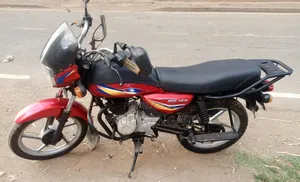 Bajaj Boxer 125 2024 Nyekundu