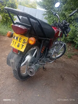 Bajaj Boxer 100 2019 Nyekundu