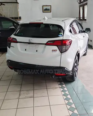 Honda Vezel Hybrid 2019 White