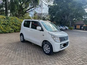 Suzuki Wagon R 660cc Petrol FWD 2015 Nyeupe