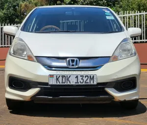 Honda Shuttle 2015 Nyeupe