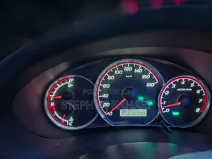Toyota Crown 2018 - Bluu