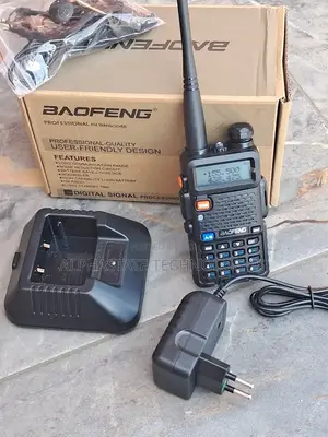 Redio ya Baofeng UV-5R inayochajiwa