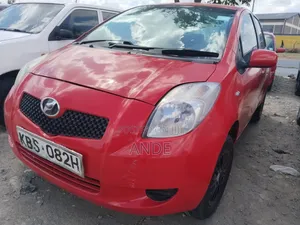 Toyota Vitz 2006 Red