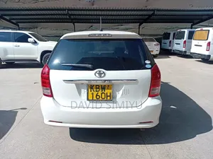 Toyota Wish 2006 Nyeupe