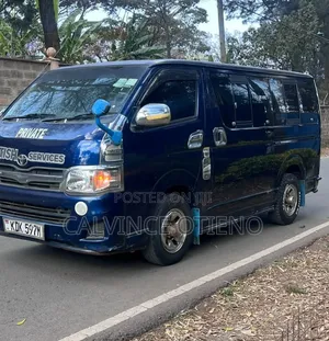 Toyota HiAce 2015 14-Seater Bus