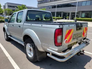 Nissan Hardbody 2009 Double Cabin