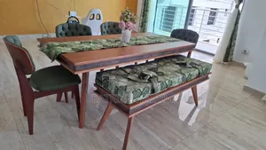 Ashley Furniture 6-Seater Dining Set