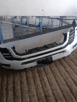 Toyota Land Cruiser 300 Series Bampa ya Mbele (Iliyotumika)
