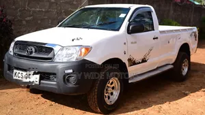 Toyota Hilux 2011 Nyeupe