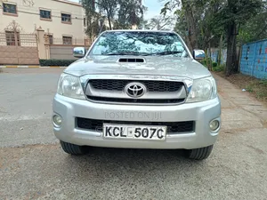 Toyota Hilux Double Cabin 2012 Gray
