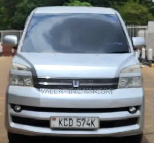 Toyota Voxy 2006 Silver