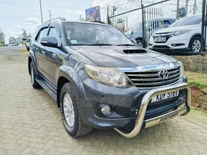 Toyota Fortuner 3.0 D RWD 2014 Grey
