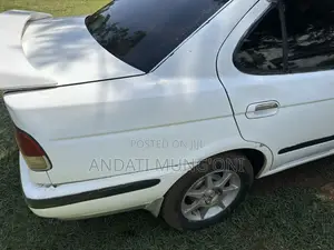 Nissan Sunny 1999 Nyeupe