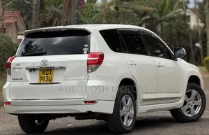 Toyota Vanguard 2012 Nyeupe