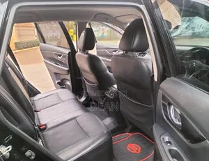 Nissan X-Trail 2018 Nyeusi