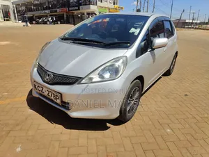 Honda Fit Automatic 2012 Silver