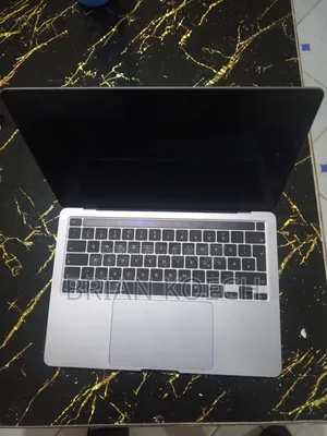 Apple MacBook Pro 13" Intel Core i7 16GB RAM 512GB SSD