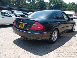 Mercedes-Benz E280 2010 Nyeusi
