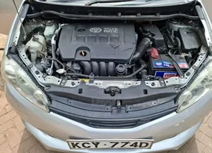 Toyota Wish 2013 Silver