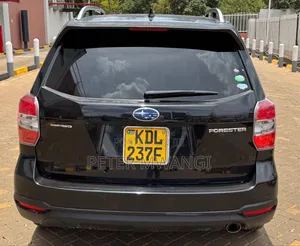 Subaru Forester 2015 Nyeusi