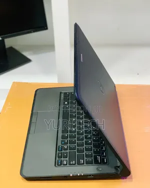 Laptop Dell Latitude 3340 - Intel Core i5, 8GB RAM, 128GB SSD