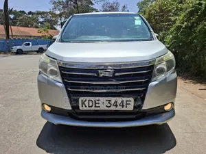 Toyota Noah 2015 Kijivu