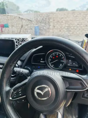 Mazda Demio 2019 Nyekundu