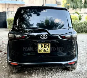 Toyota Sienta 2016 Black