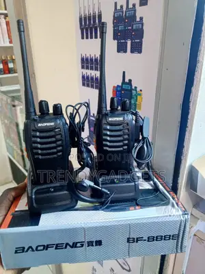 Baofeng BF-888S UHF Walkie Talkie na VOX & Flashlight
