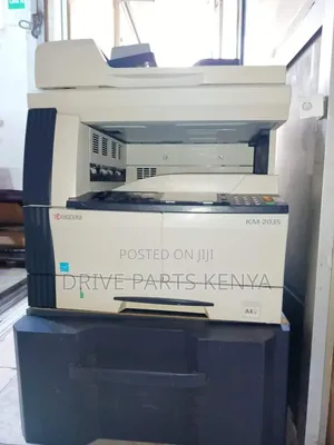 Kyocera KM-2050 Printer Iliyorejeshwa