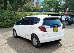 Honda Fit 2008 Nyeupe
