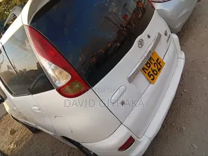Toyota Fun Cargo 2004 White
