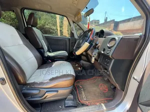 Toyota Spade 2015 Silver