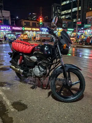 TVS Apache RTR 160 2022 Nyeusi