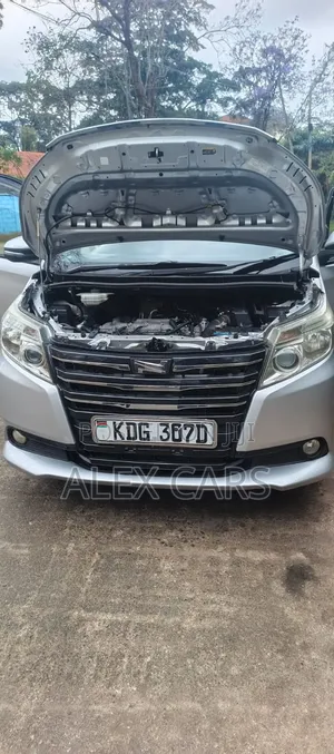 Toyota Noah 2015 Nyeupe