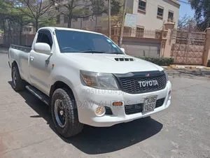 Toyota Hilux 2014 White