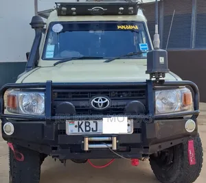 Toyota Land Cruiser 2009 Dhahabu