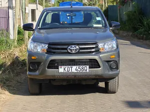 Toyota Hilux 2024 - Kijivu