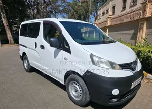 Nissan NV200 2012 Nyeupe